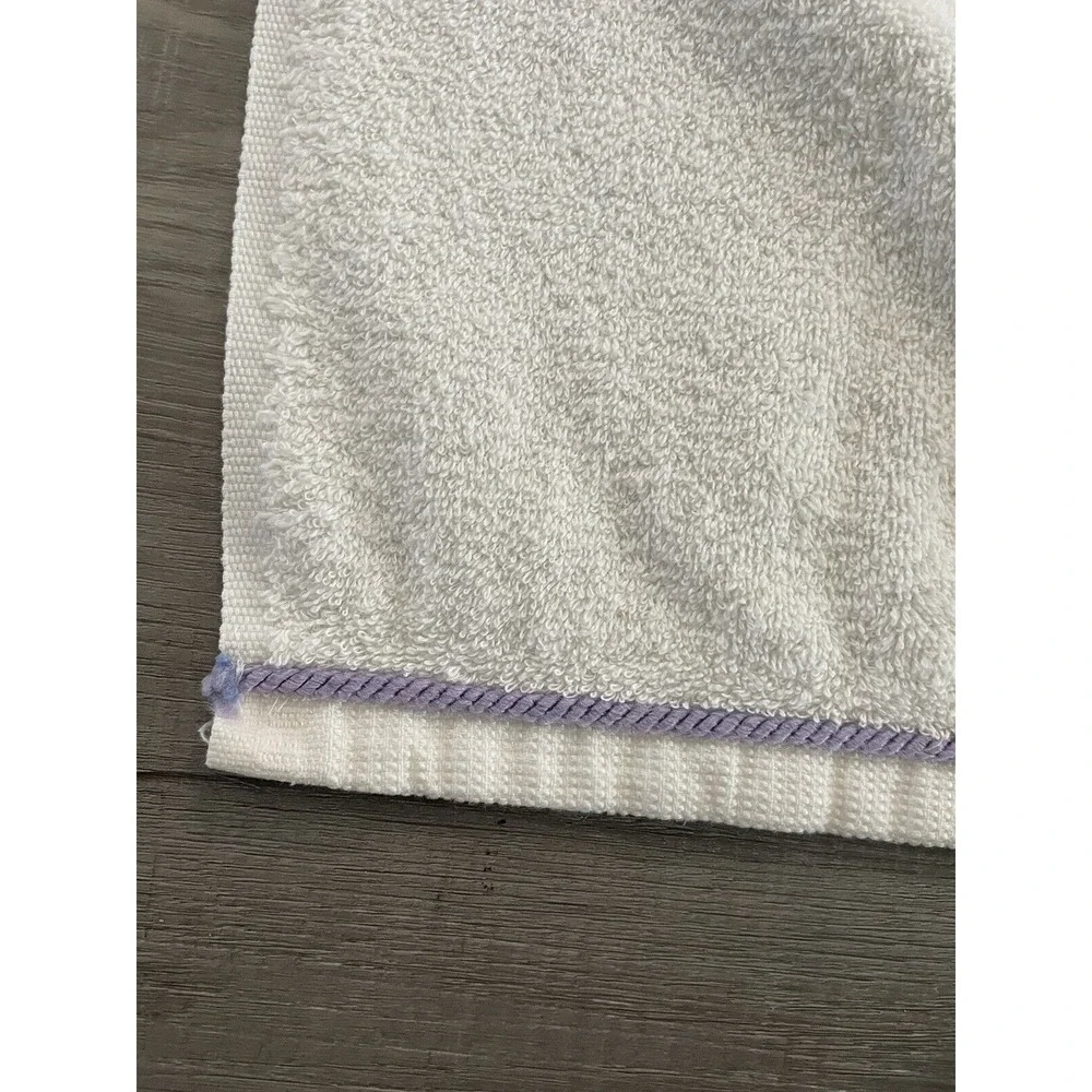 Vtg Penneys Home Collection White w/Embroidered Purple Flowers Hand/ Bath Towels